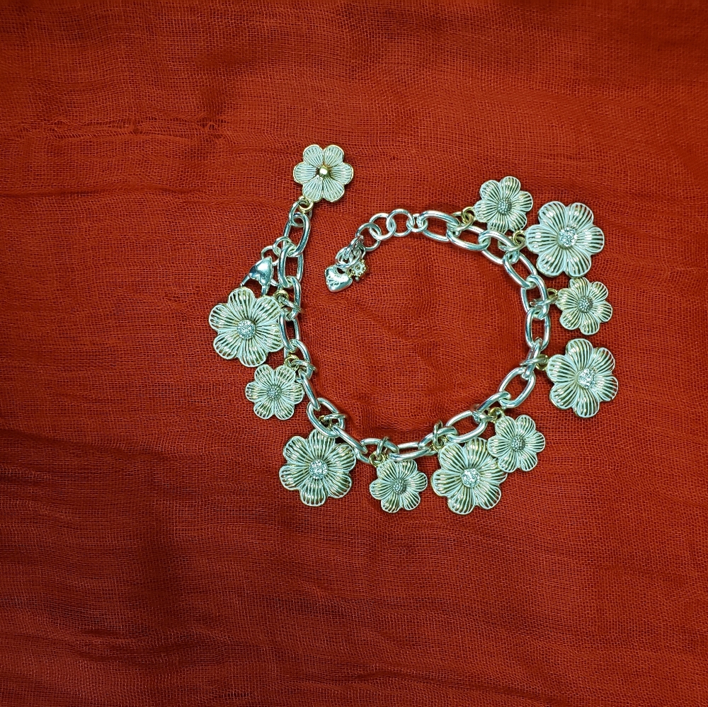 Most beautiful bracelet with Swarovski glitz.